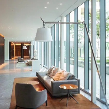 Luxury Apartment *